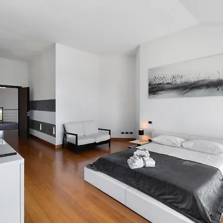 In Langa Villa