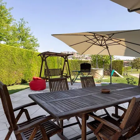 In Langa Villa